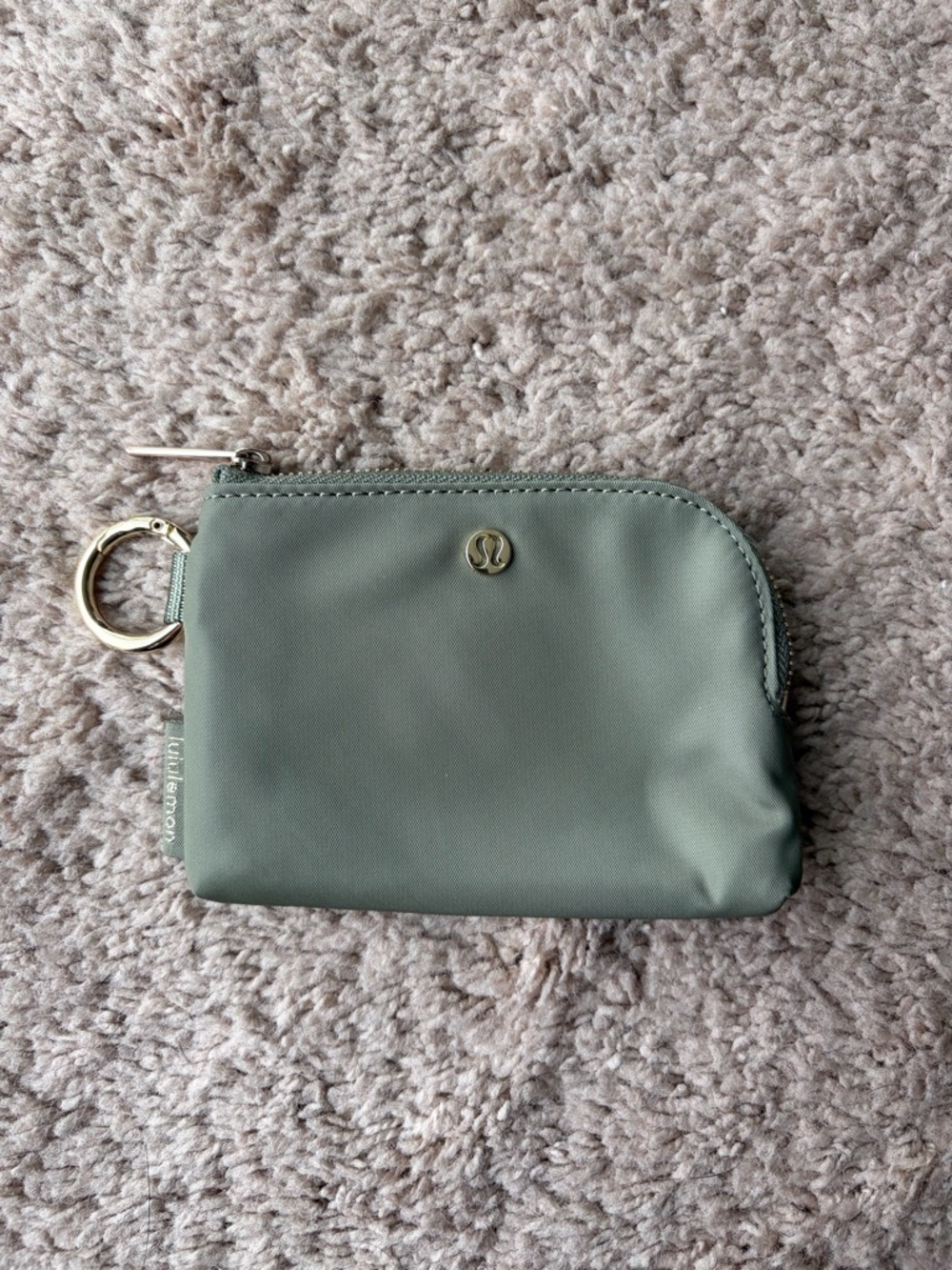 Lululemon Clippable Card Pouch Metal Hardware | Bay Leaf & Gold